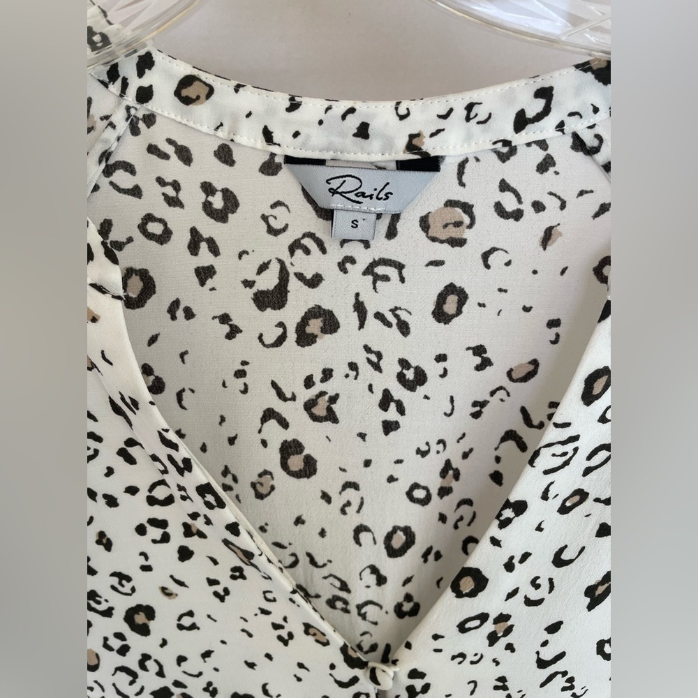 Rails Karla Leopard Print Tiered Dress in White Mocha size small - Picture 3 of 7